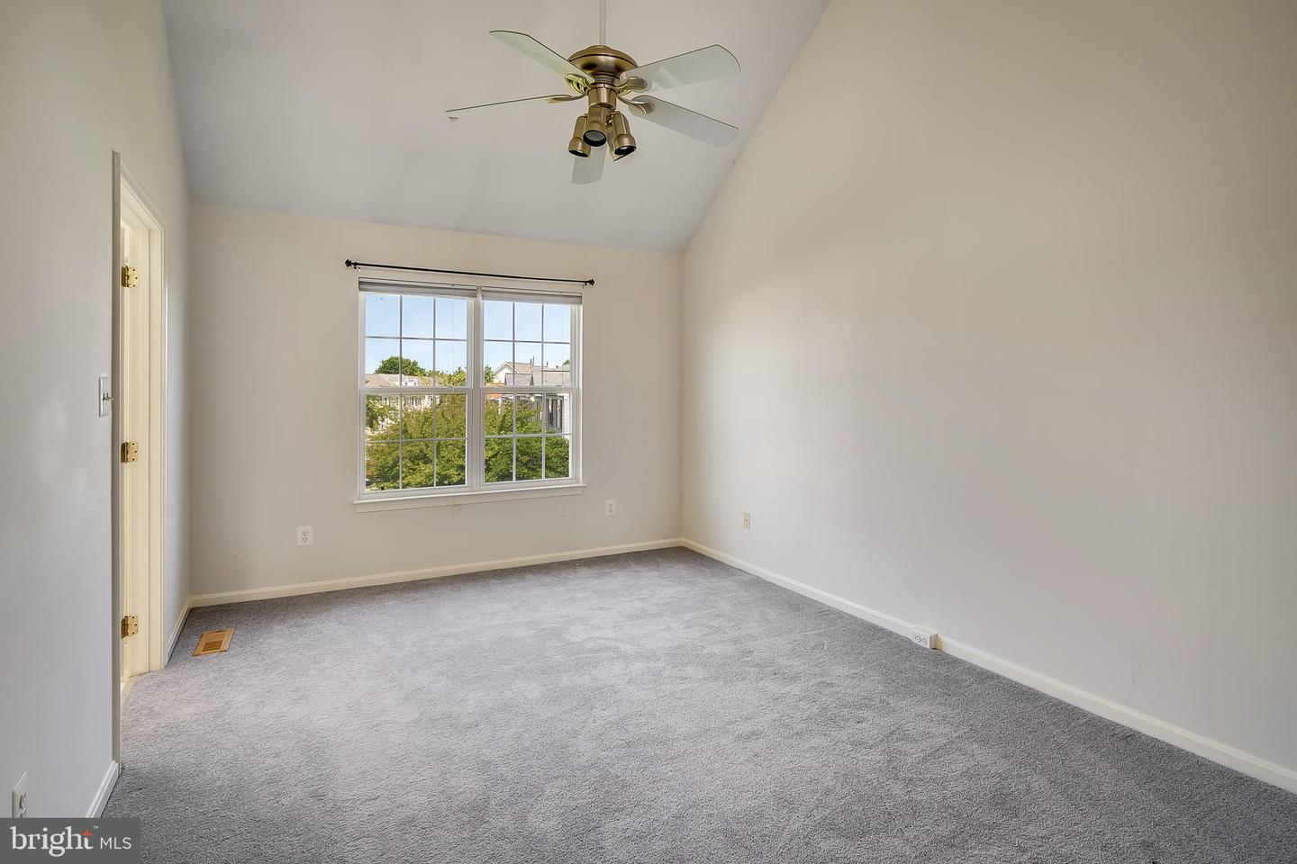 124 GOLDSWORTH TERRACE SW