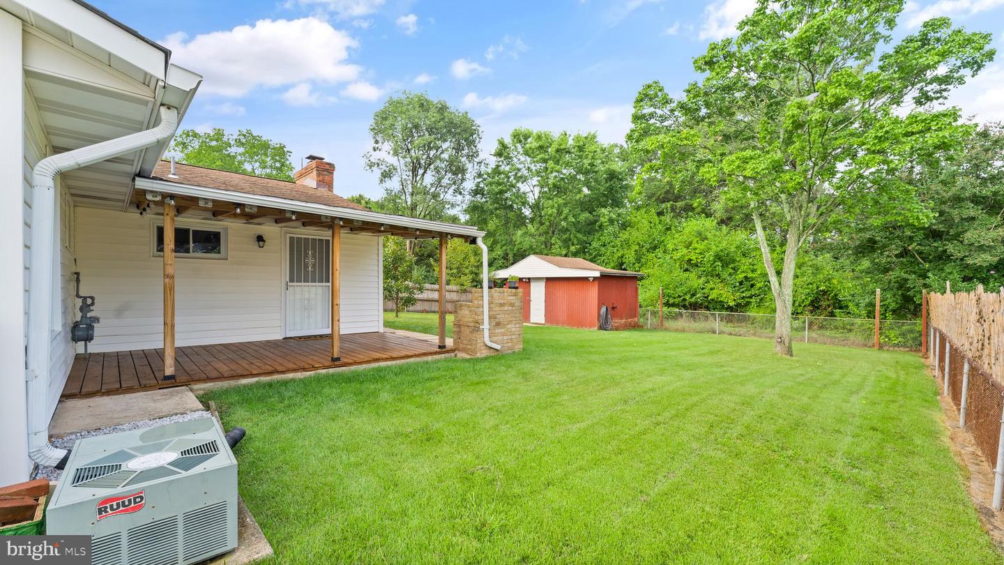 805 W NETTLE TREE ROAD