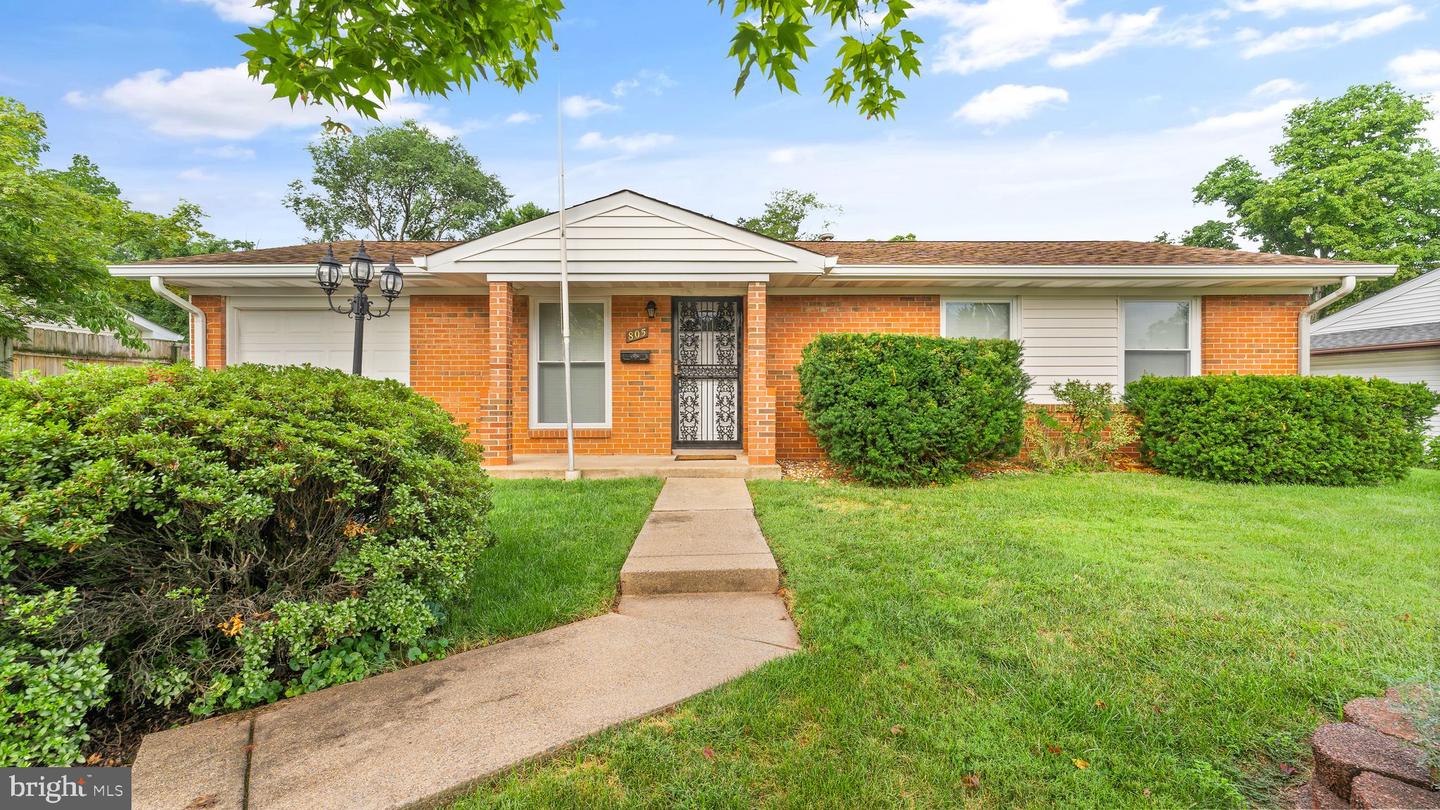 805 W NETTLE TREE ROAD