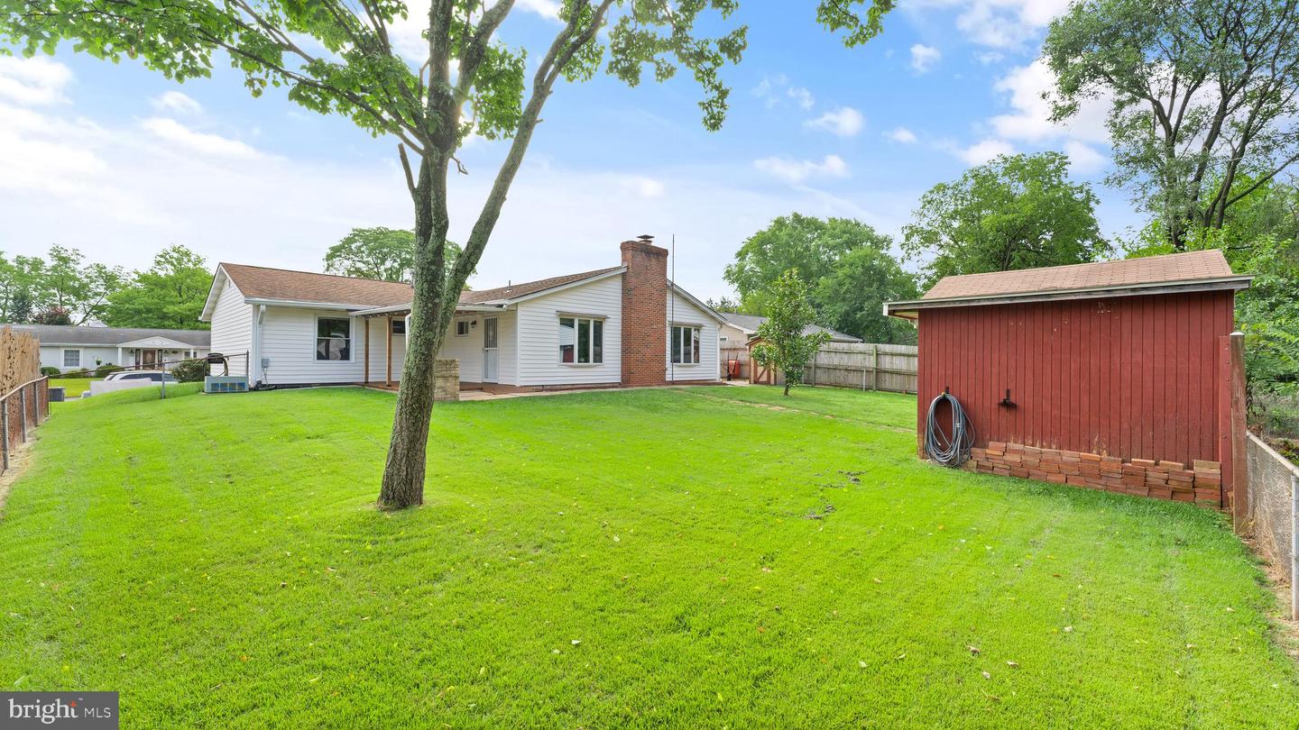 805 W NETTLE TREE ROAD