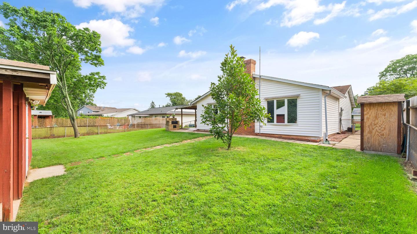 805 W NETTLE TREE ROAD