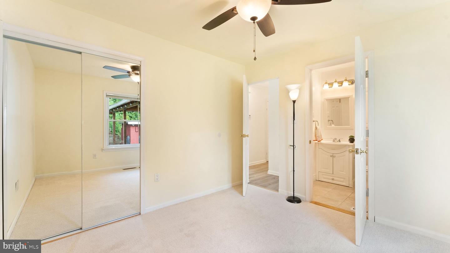 805 W NETTLE TREE ROAD