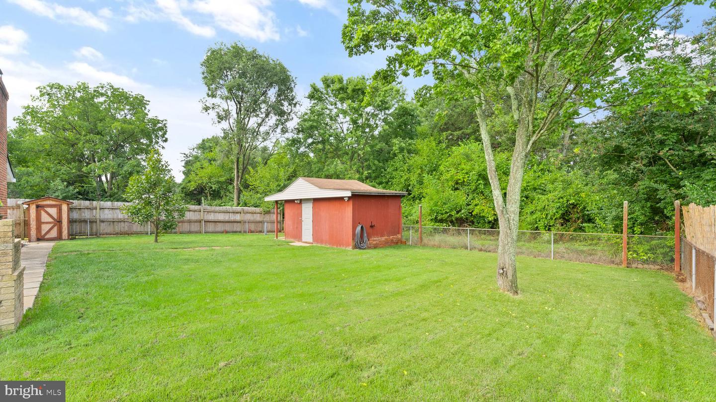 805 W NETTLE TREE ROAD