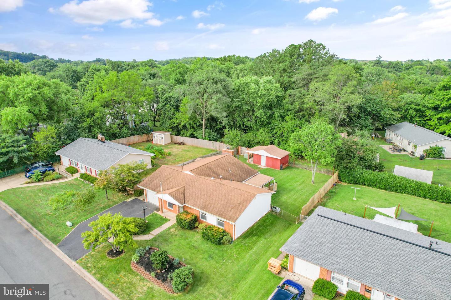 805 W NETTLE TREE ROAD