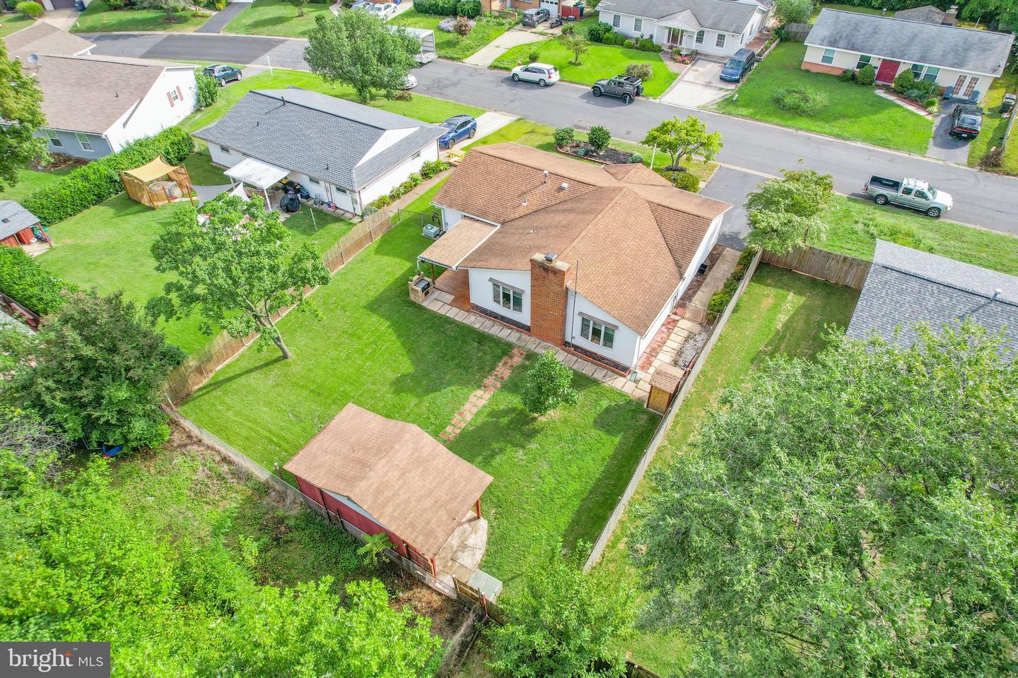 805 W NETTLE TREE ROAD