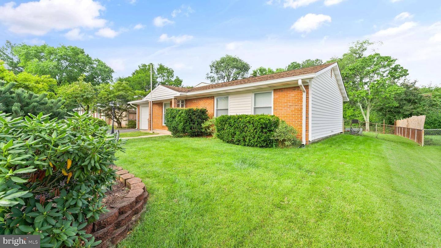 805 W NETTLE TREE ROAD
