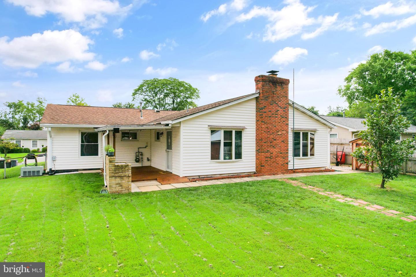 805 W NETTLE TREE ROAD