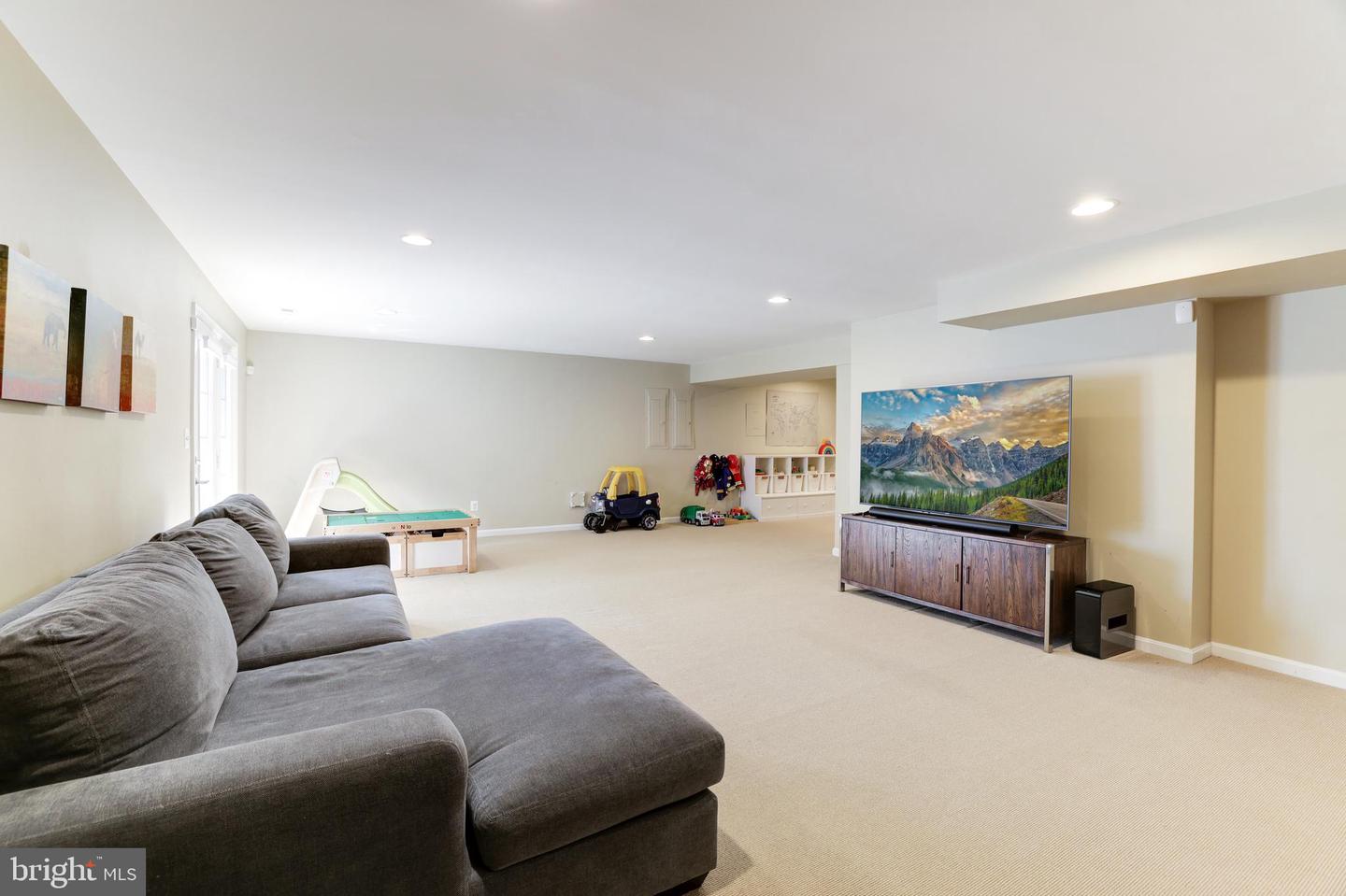 42885 RIDGEWAY DRIVE
