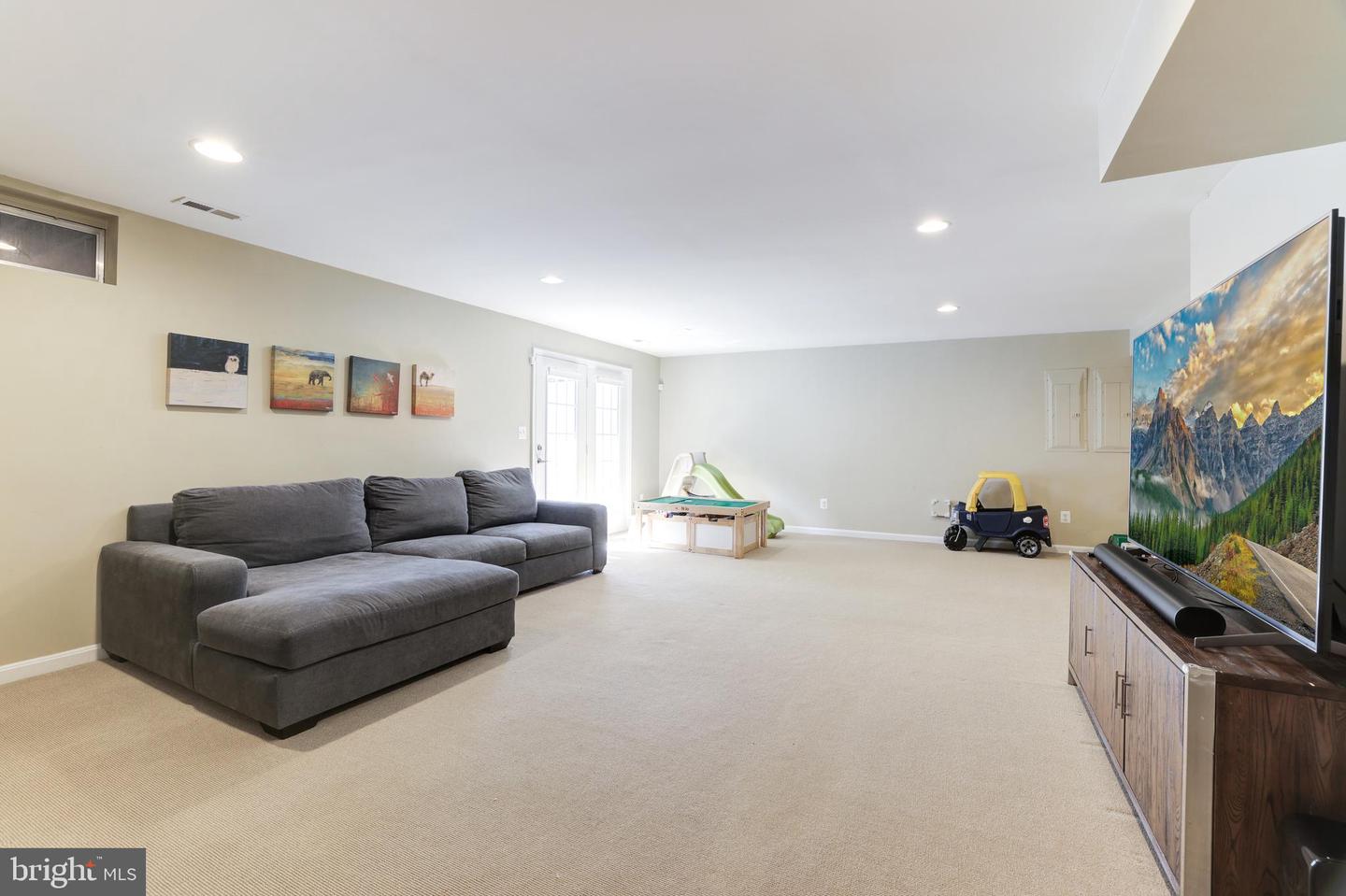 42885 RIDGEWAY DRIVE