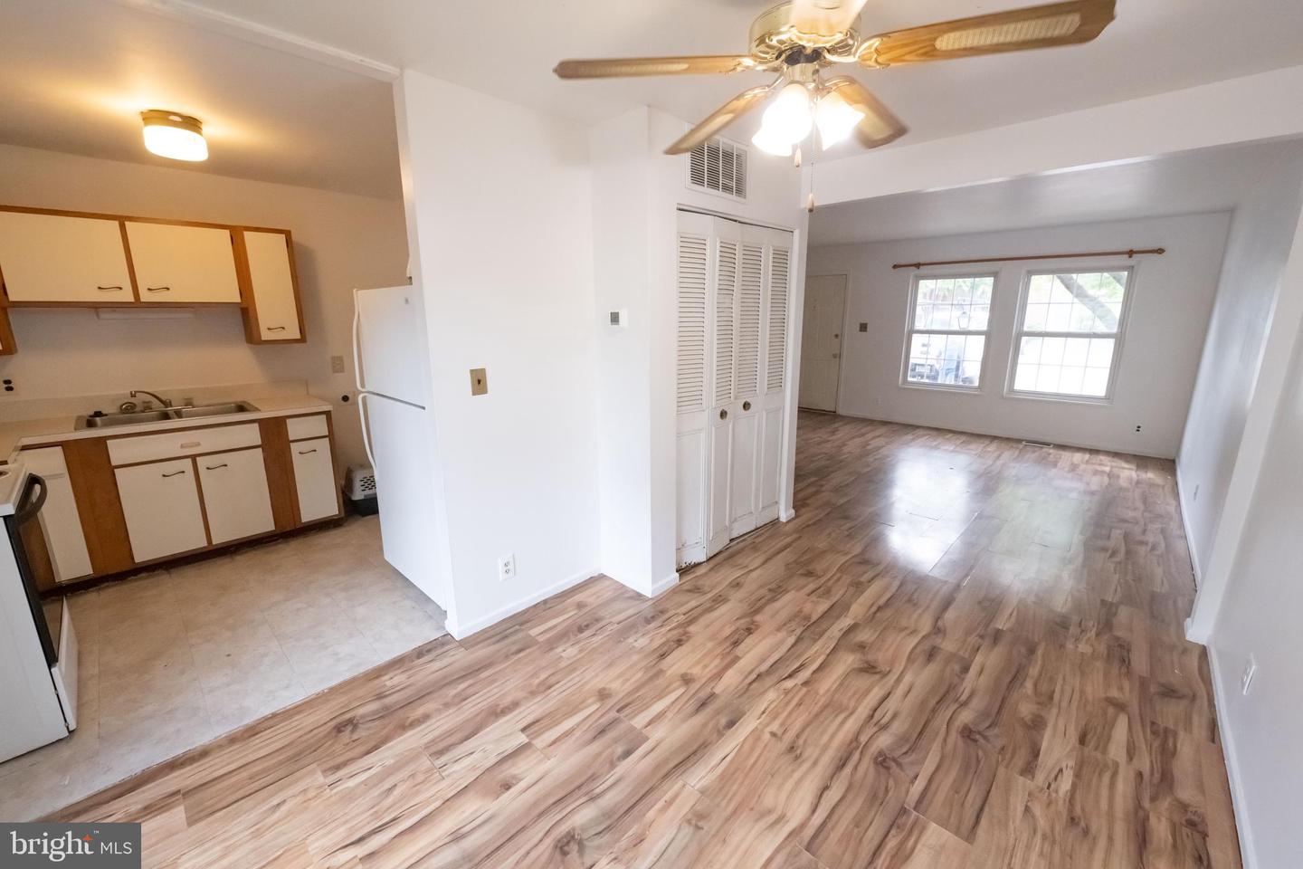 312 E CORNELL DRIVE E Unit: 167