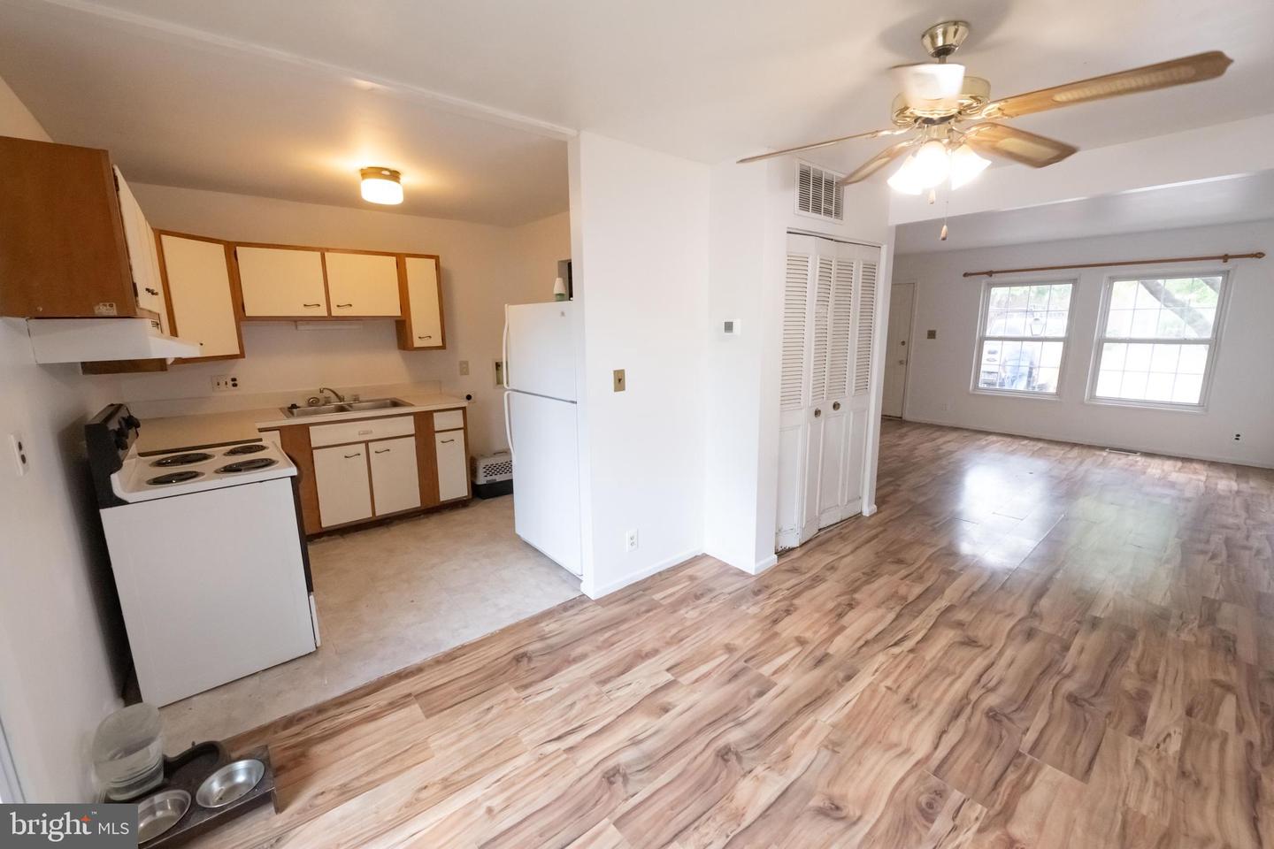 312 E CORNELL DRIVE E Unit: 167
