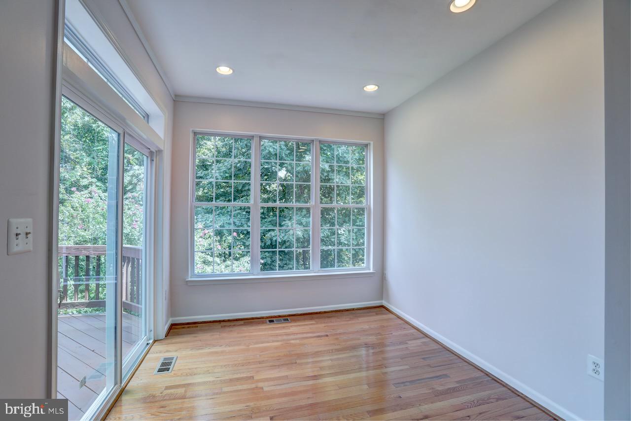 21648 FRAME SQUARE