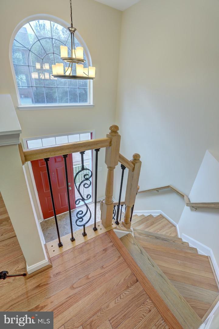 21648 FRAME SQUARE