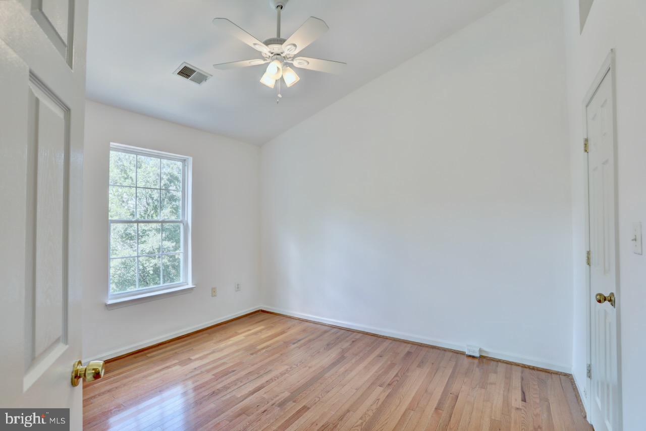 21648 FRAME SQUARE