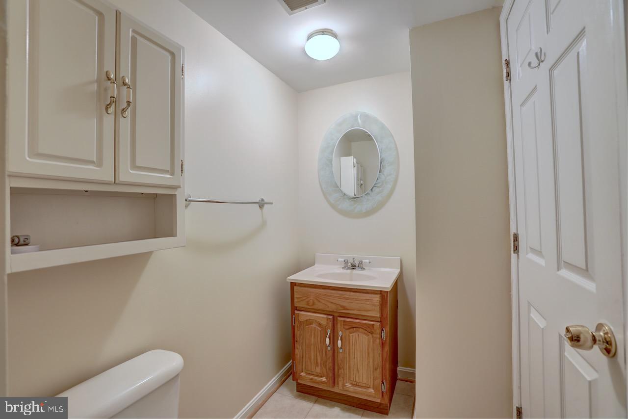 21648 FRAME SQUARE