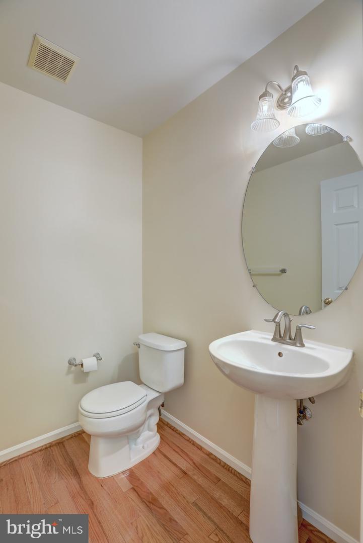 21648 FRAME SQUARE
