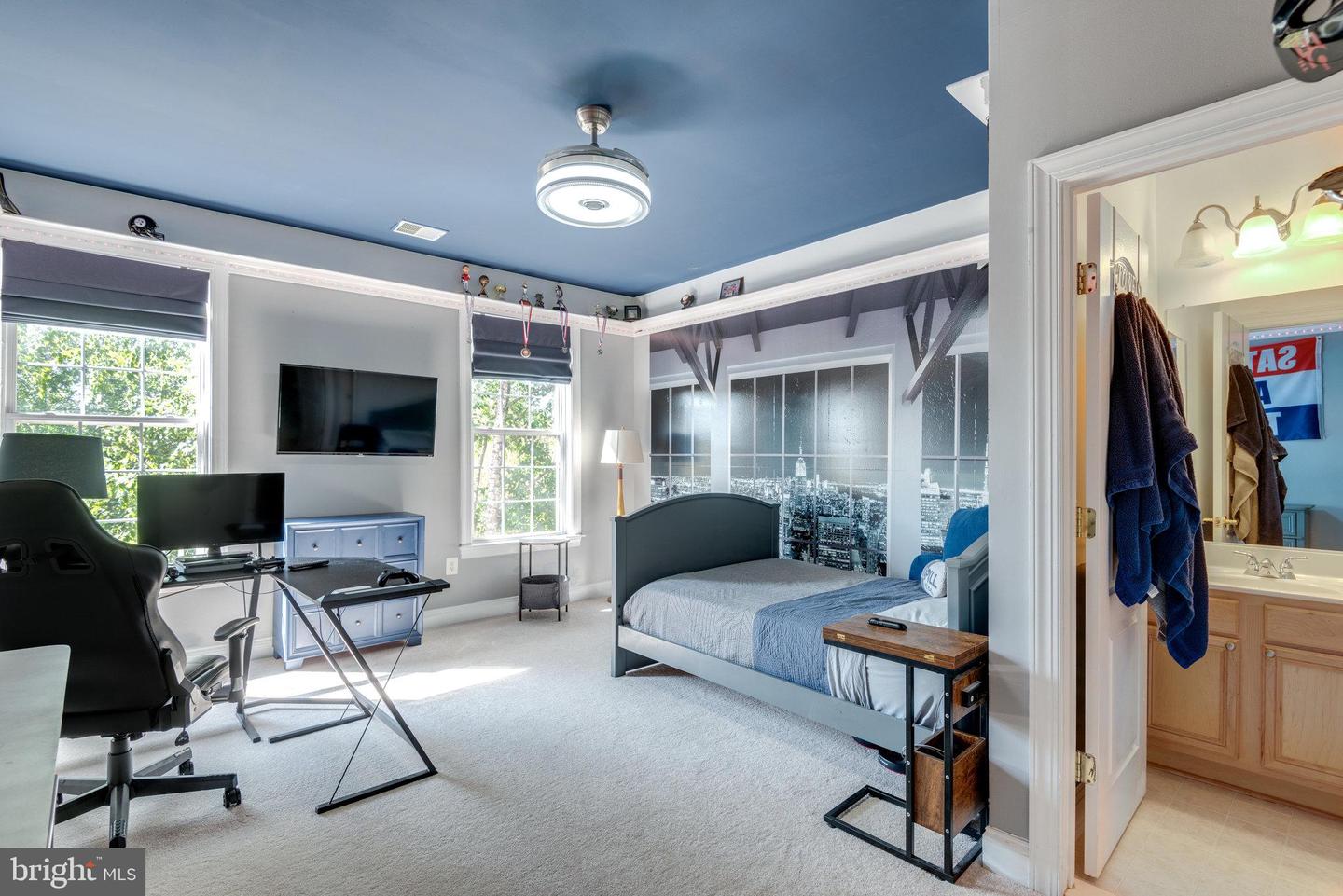 22814 ARBOR VIEW DRIVE