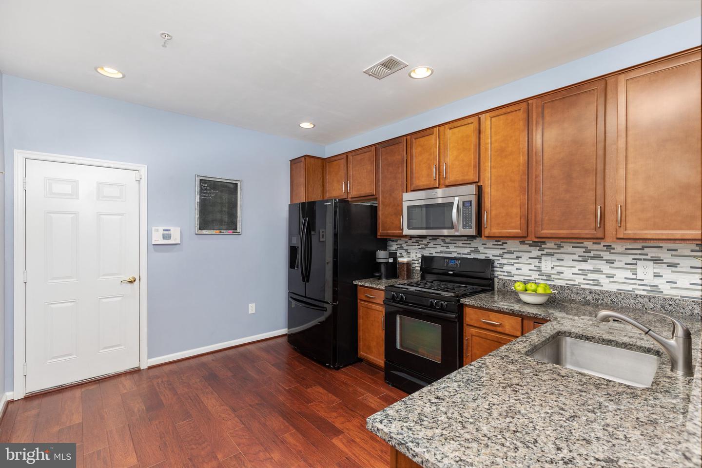 22719 BEACON CREST TERRACE