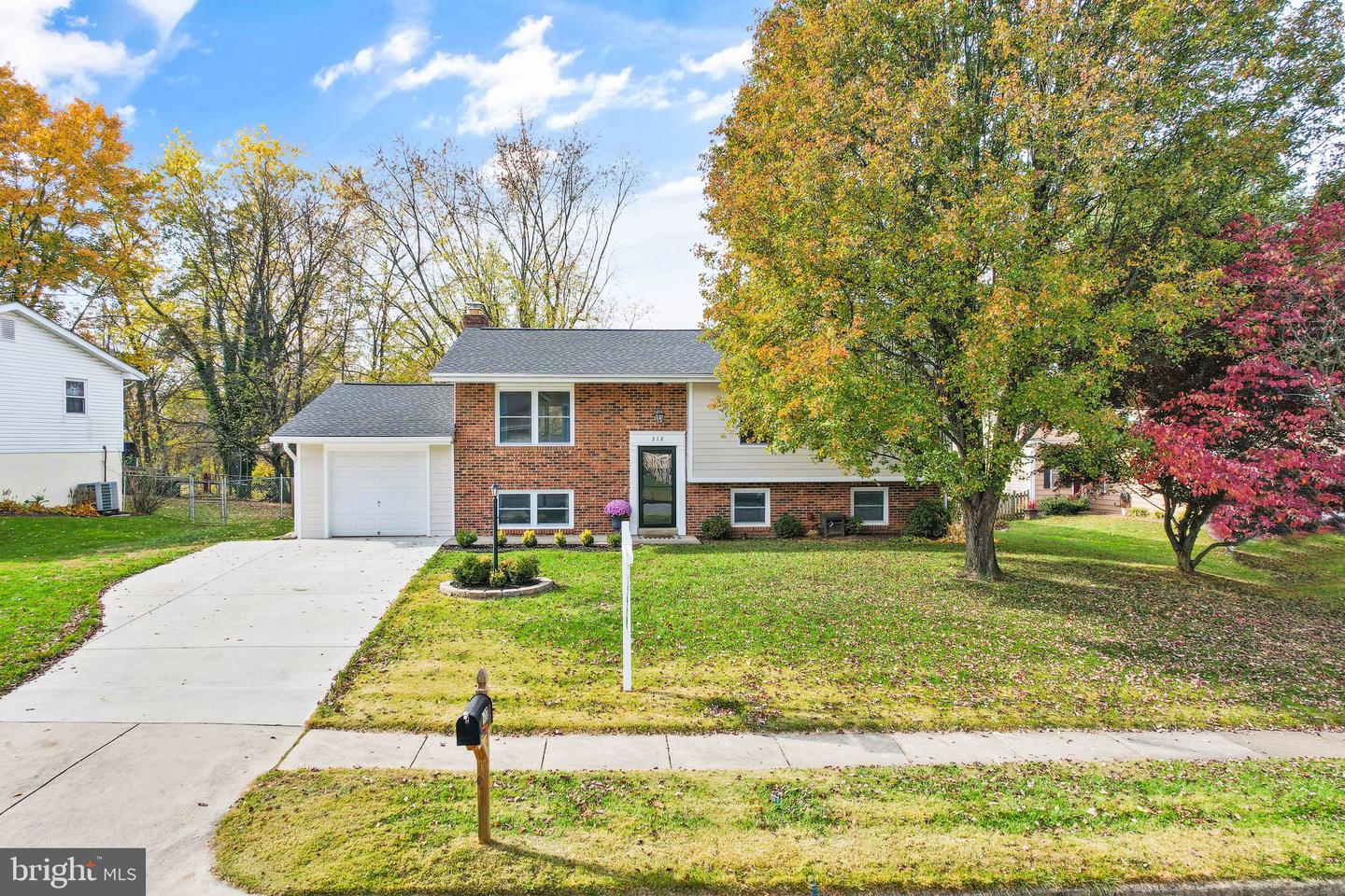 312 ORCHARD CIRCLE