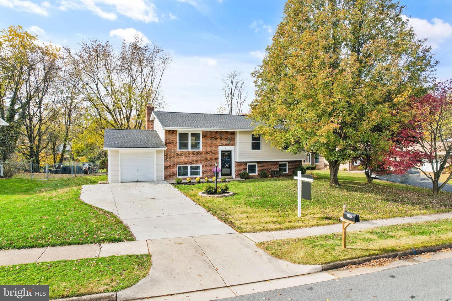 312 ORCHARD CIRCLE