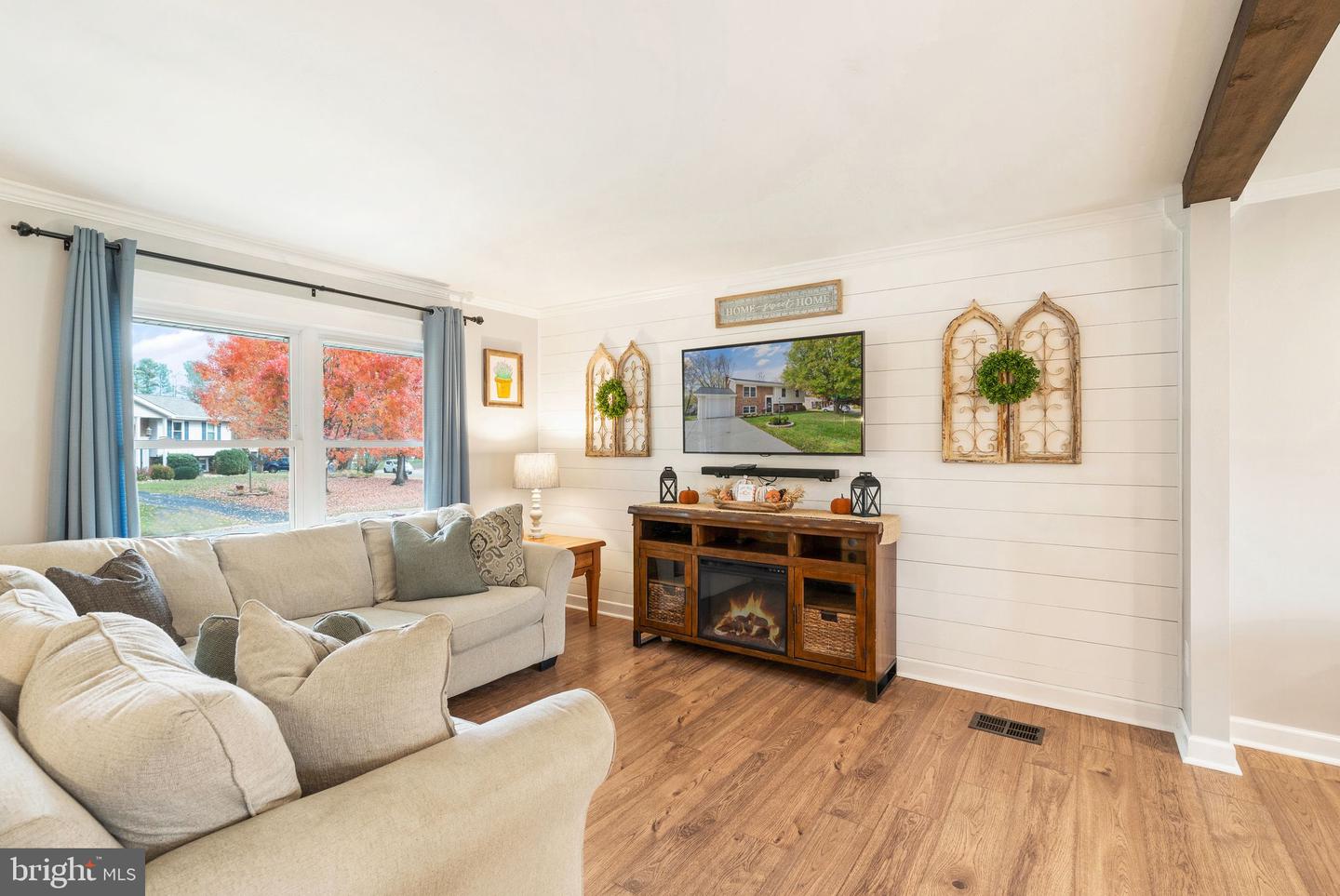 312 ORCHARD CIRCLE