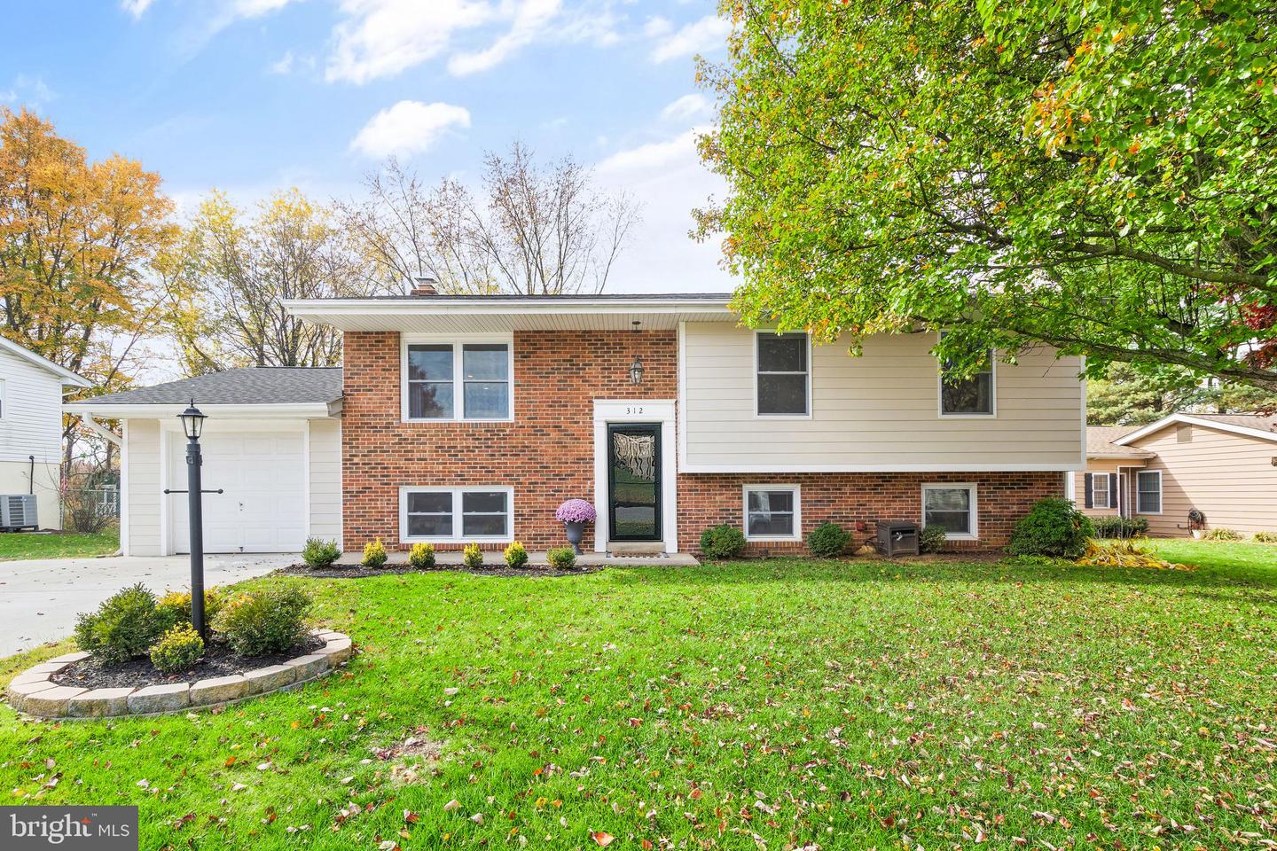 312 ORCHARD CIRCLE