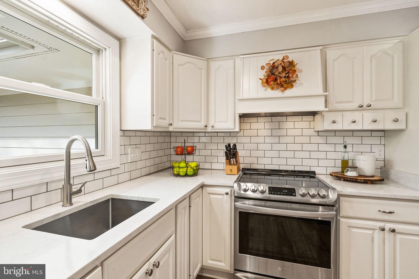 312 ORCHARD CIRCLE