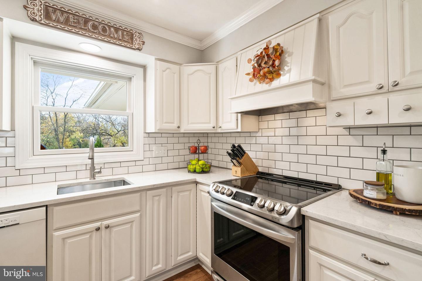 312 ORCHARD CIRCLE