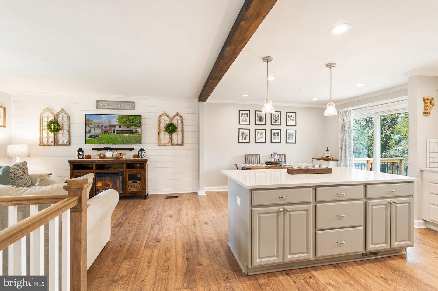 312 ORCHARD CIRCLE