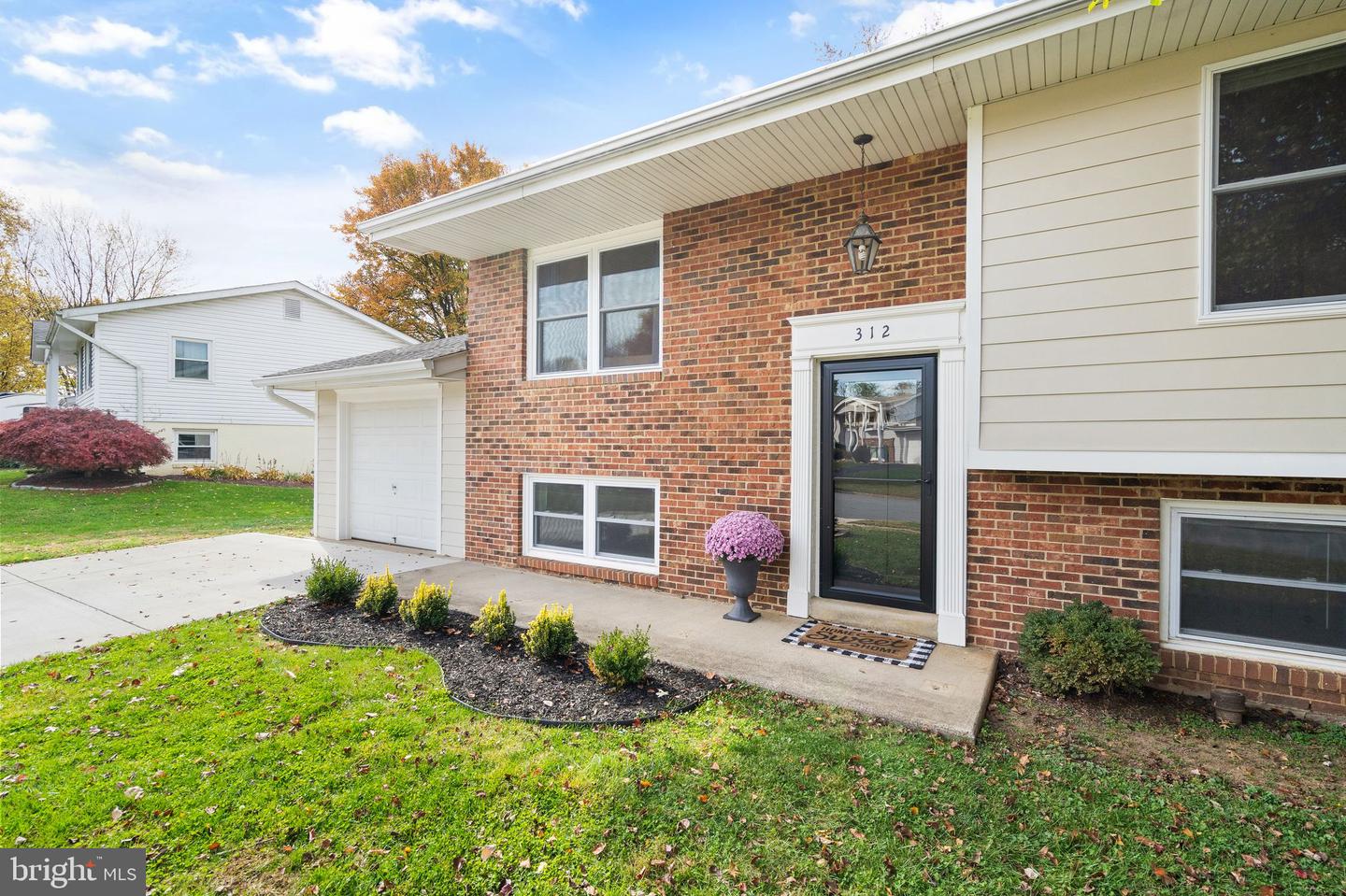 312 ORCHARD CIRCLE