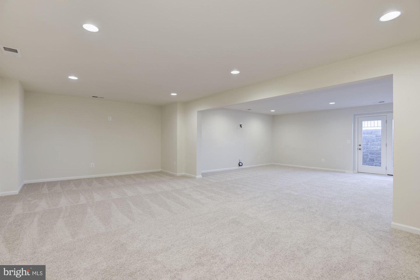 100 STOIC STREET SE