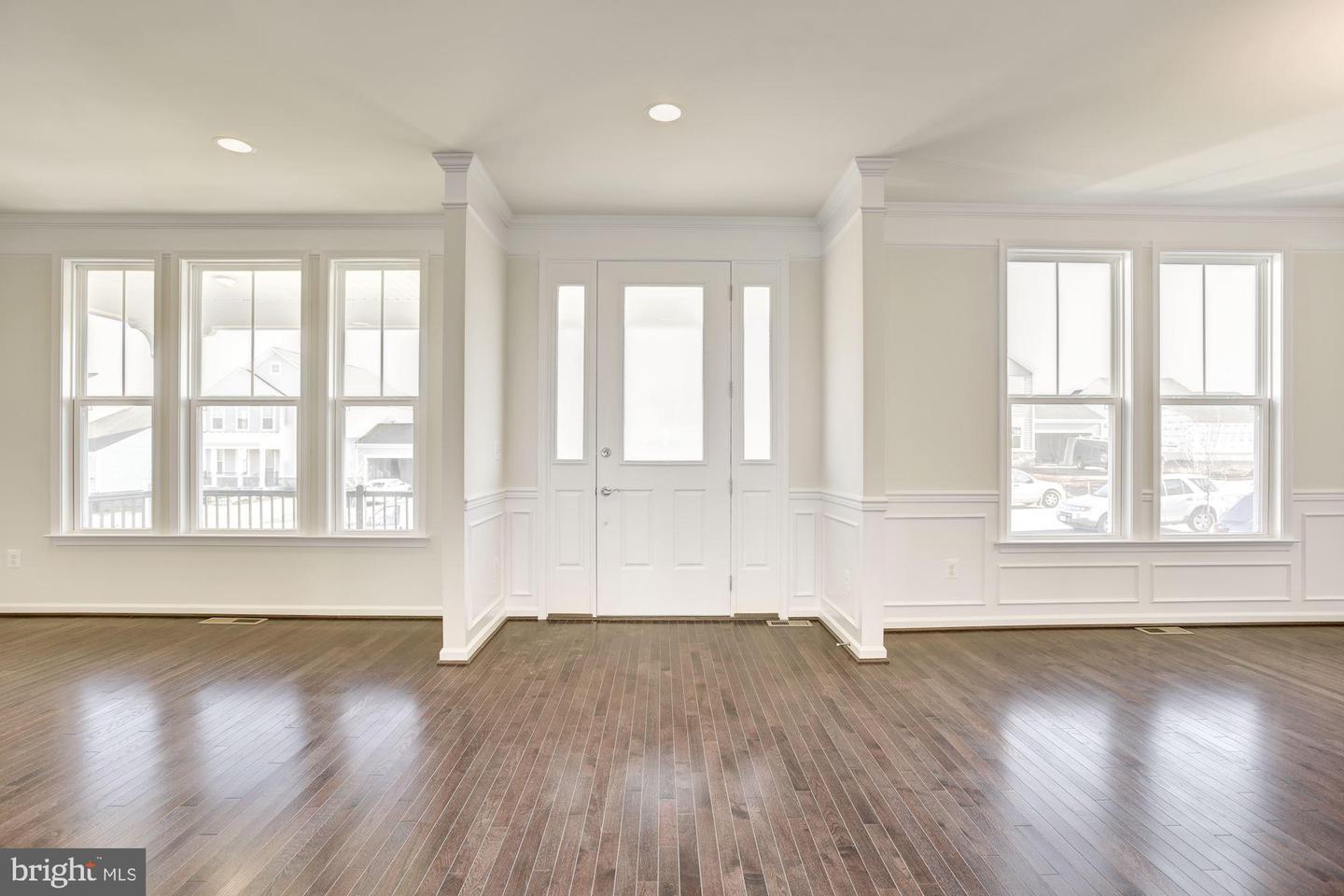 100 STOIC STREET SE