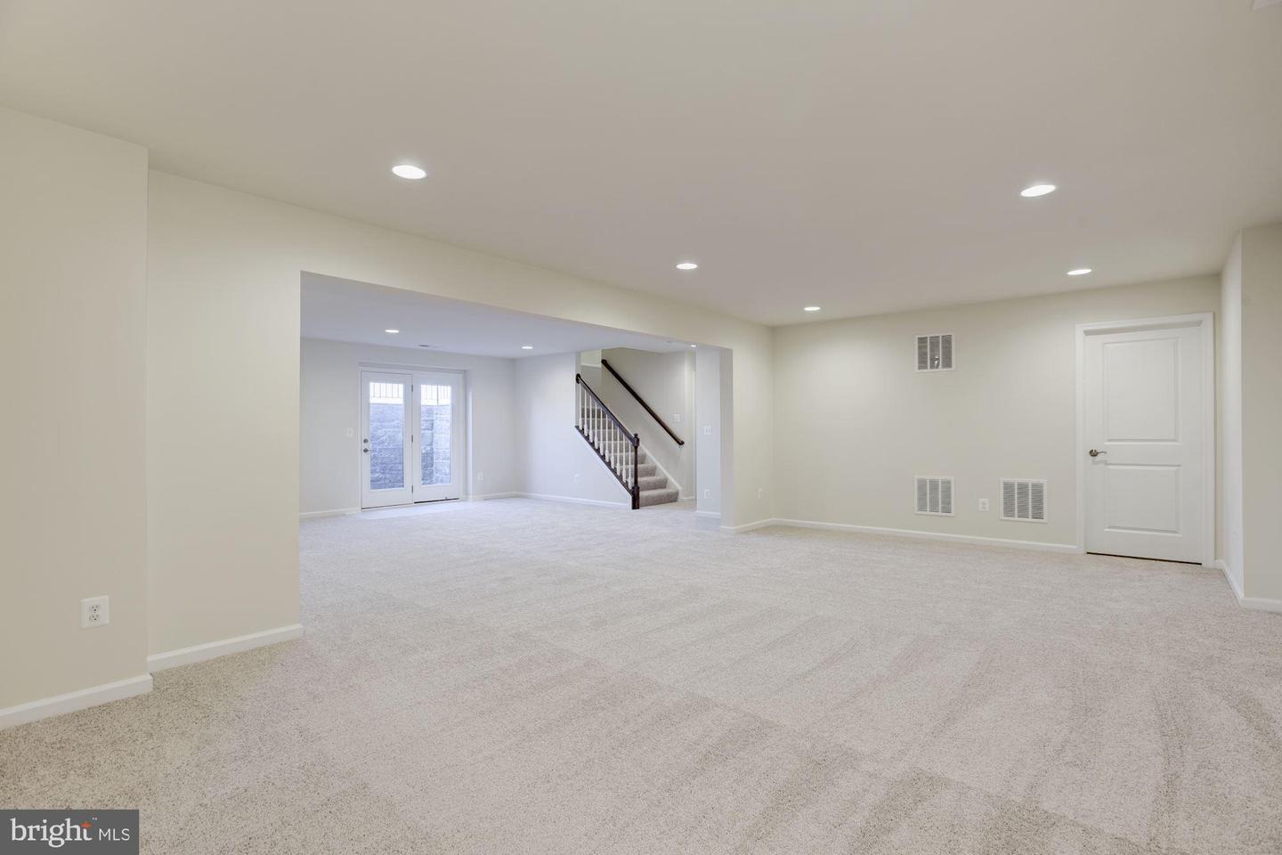 100 STOIC STREET SE