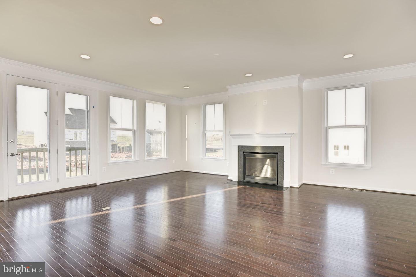 100 STOIC STREET SE