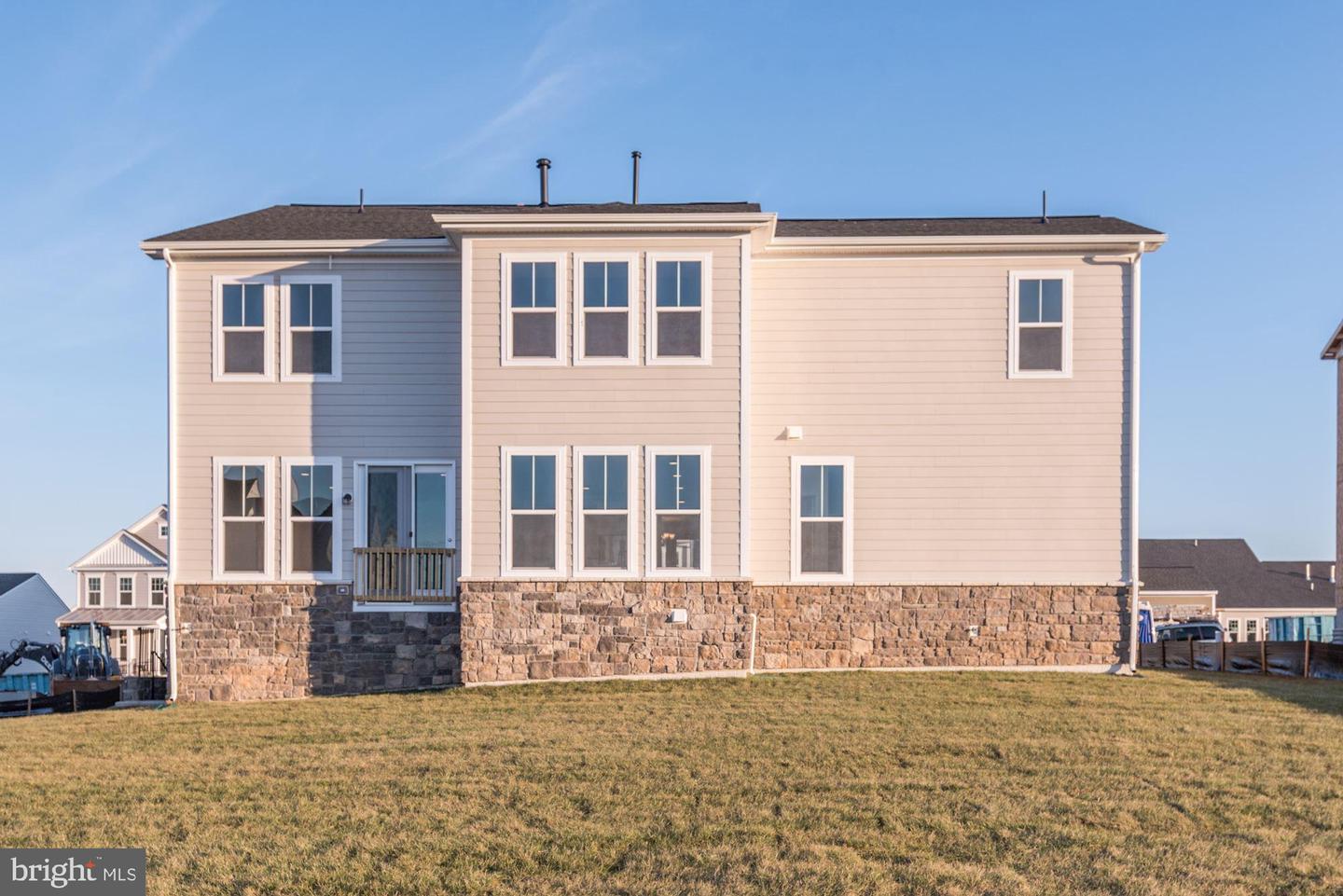 100 STOIC STREET SE