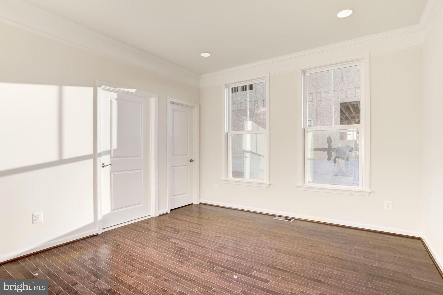100 STOIC STREET SE