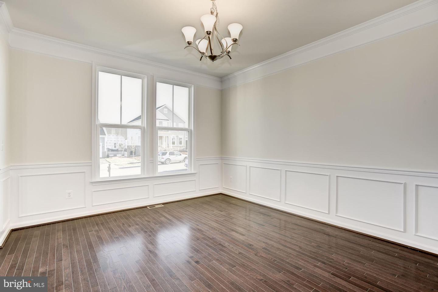 100 STOIC STREET SE