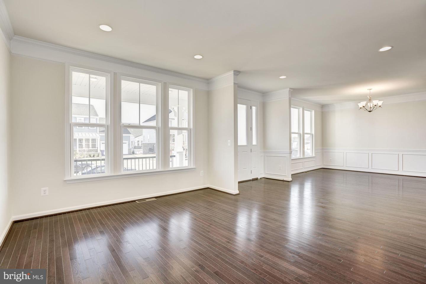 100 STOIC STREET SE