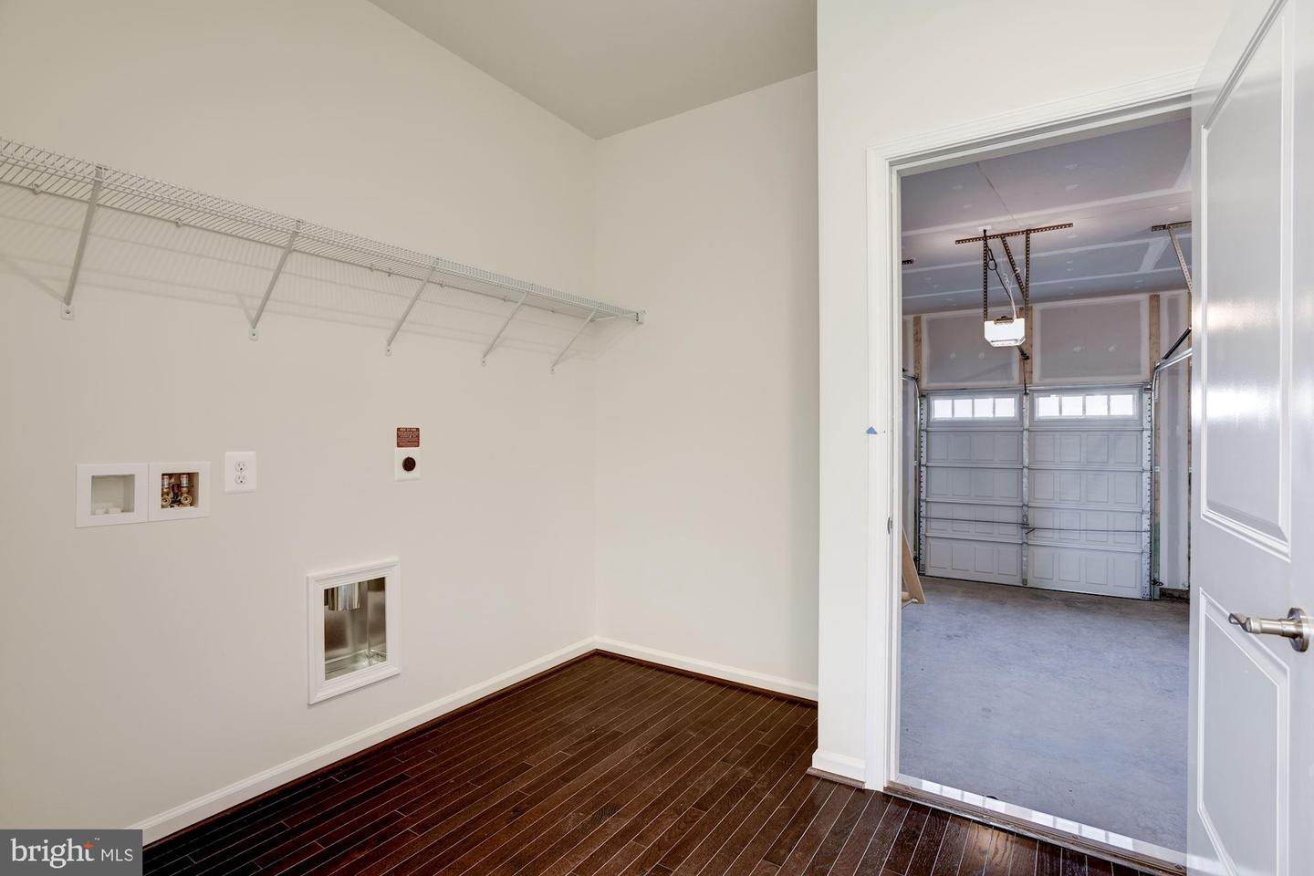 100 STOIC STREET SE