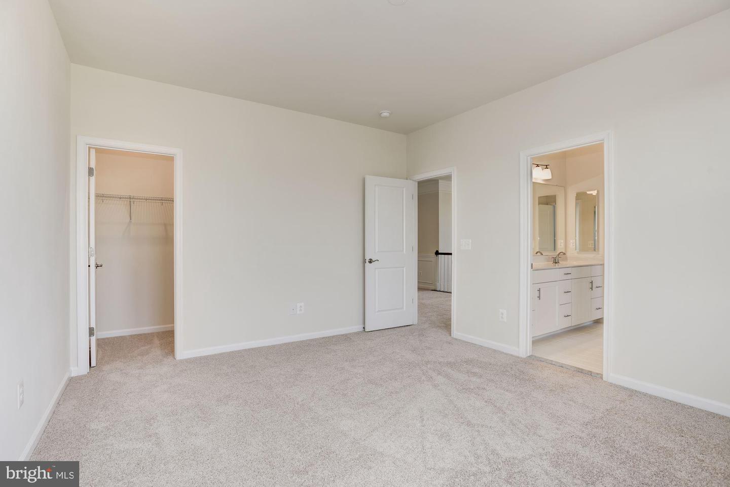 100 STOIC STREET SE