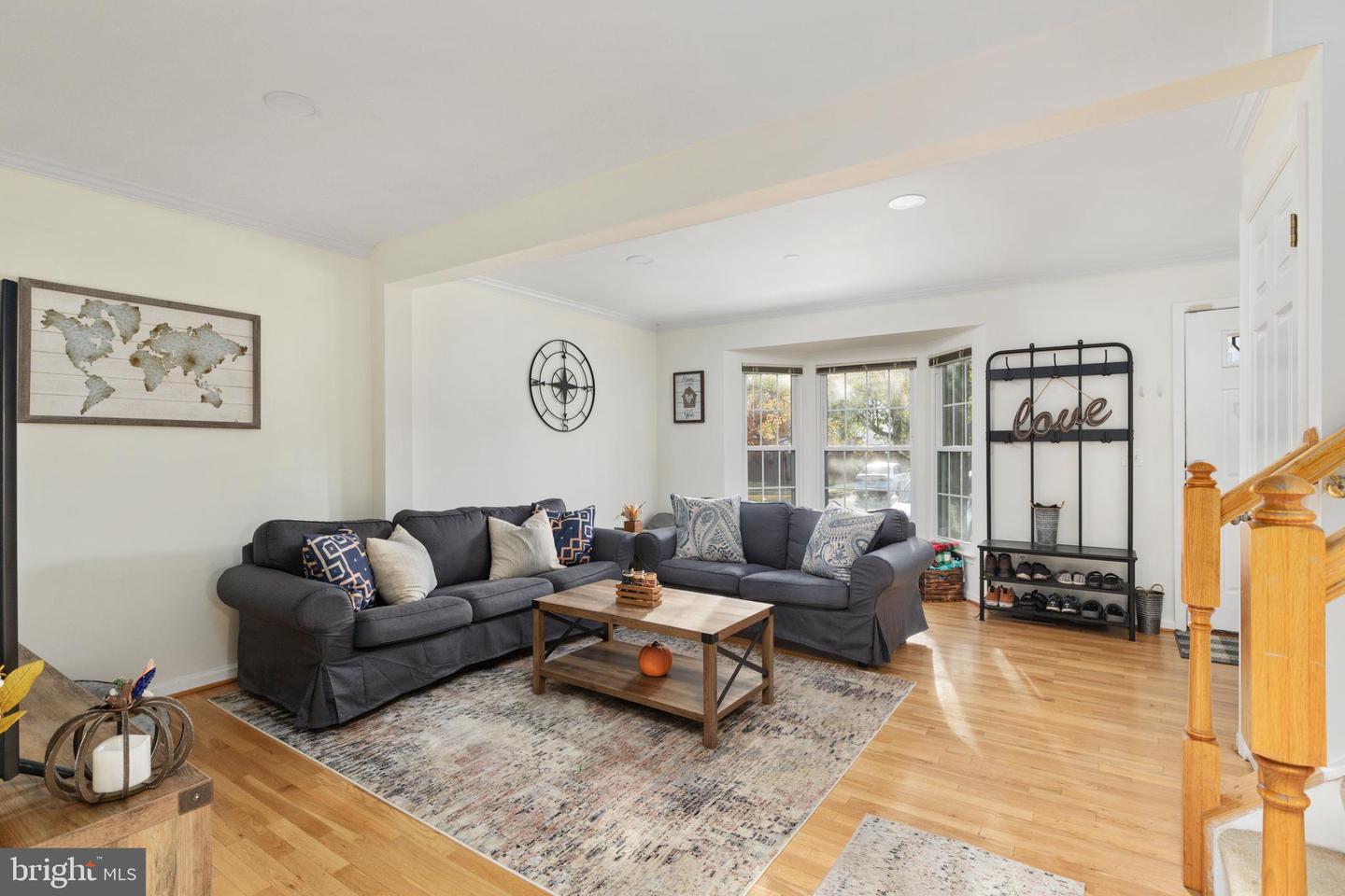 267 SHIRLEY SQUARE SE