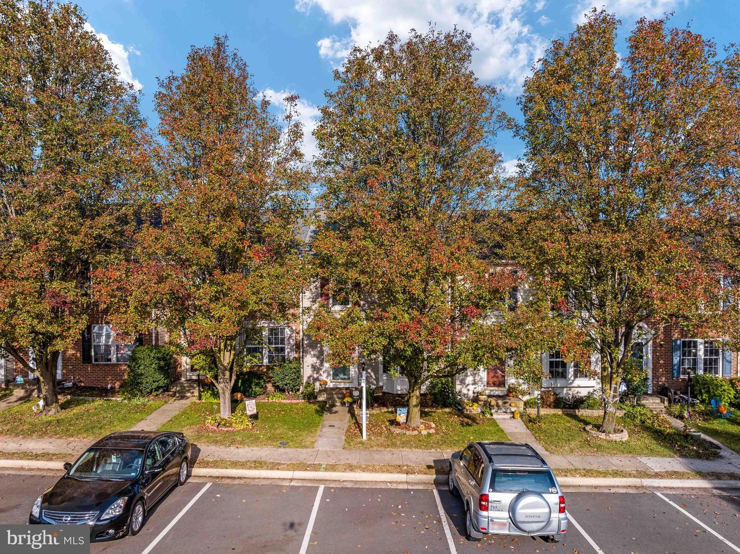 267 SHIRLEY SQUARE SE