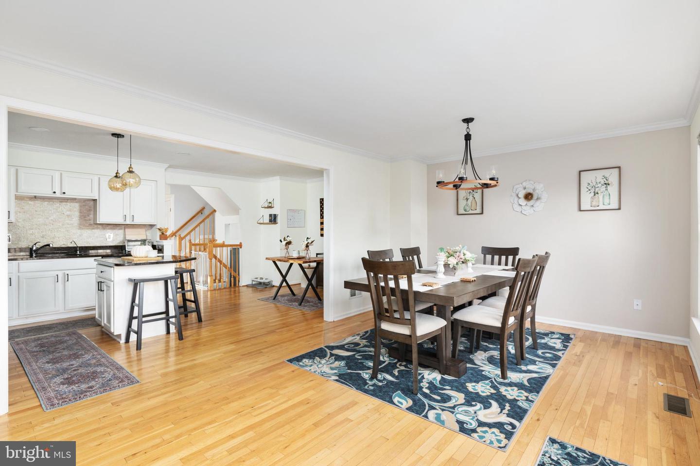 267 SHIRLEY SQUARE SE