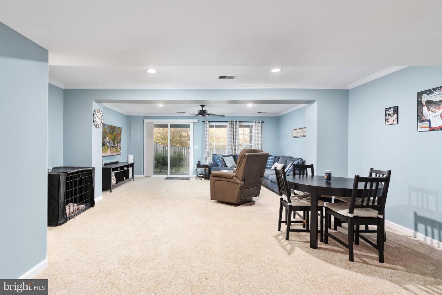 267 SHIRLEY SQUARE SE
