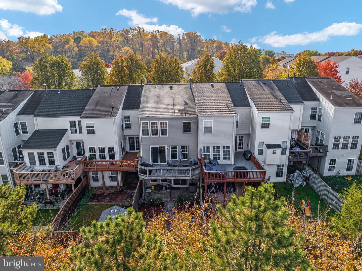 267 SHIRLEY SQUARE SE