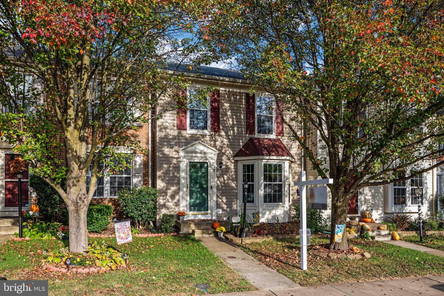 267 SHIRLEY SQUARE SE