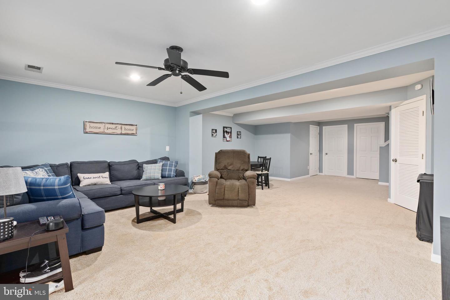 267 SHIRLEY SQUARE SE