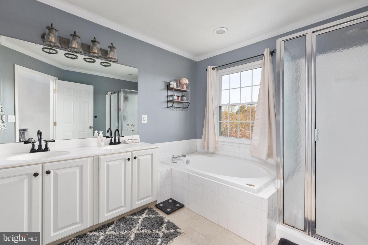 267 SHIRLEY SQUARE SE