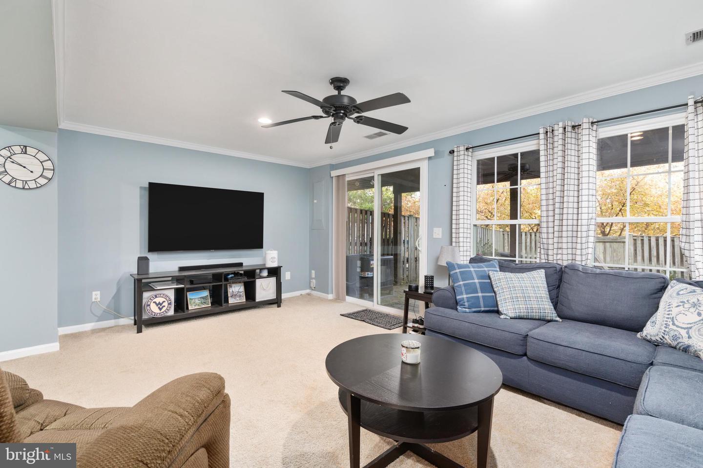 267 SHIRLEY SQUARE SE