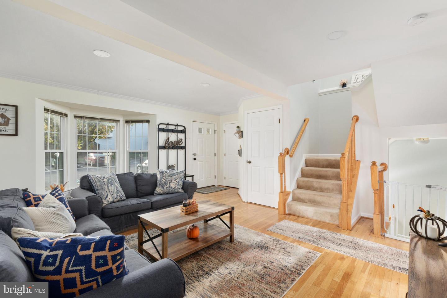 267 SHIRLEY SQUARE SE